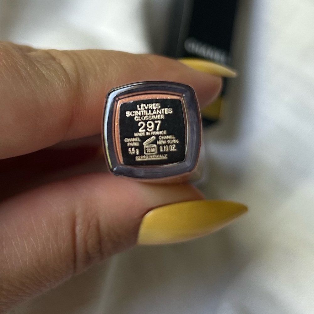 Chanel Glossimer in 297 Sweet Beige - Picture 5 of 6